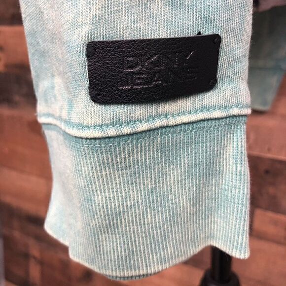 DKNY Hoodie Drawstring Cropped Green Yellow Tie Dye Left Chest Logo Pullover XL - Picture 13 of 15